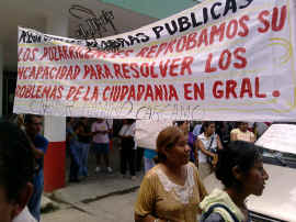 090917_manifestacion.jpg (272680 bytes)