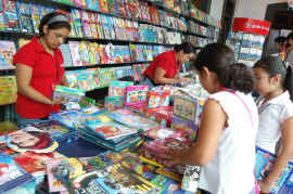 090720_Feria_Libro_2.jpg (282438 bytes)