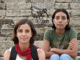 091001_chloe_y_viviana.jpg (229890 bytes)