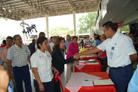 090923_empleo.JPG (208882 bytes)