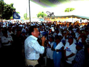 yunes6.JPG (129903 bytes)