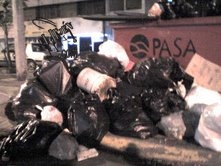 090625_basura.jpg (32075 bytes)